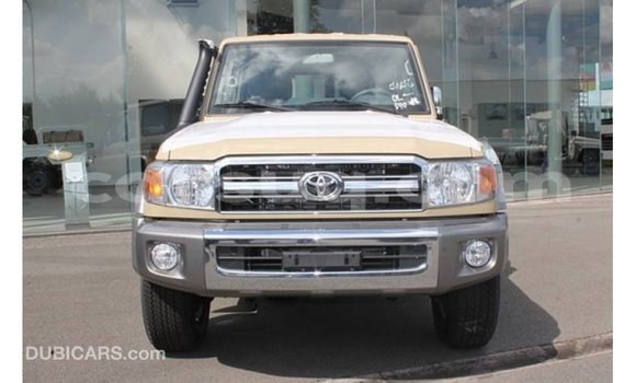 Buy Import Toyota Land Cruiser Beige Car in Import - Dubai in Barh el Gazel Buy Import Toyota Land Cruiser Beige Car in Import - Dubai in Barh el Gazel