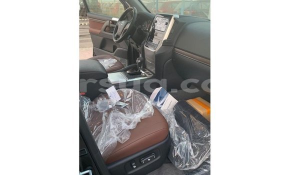 Buy Import Toyota Land Cruiser Black Car in Import - Dubai in Barh el Gazel Buy Import Toyota Land Cruiser Black Car in Import - Dubai in Barh el Gazel