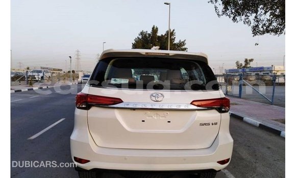 Buy Import Toyota Fortuner White Car in Import - Dubai in Barh el Gazel Buy Import Toyota Fortuner White Car in Import - Dubai in Barh el Gazel