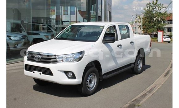 Acheter Import Voiture Toyota Hilux Blanc à Import - Dubai, Barh el Gazel Acheter Import Voiture Toyota Hilux Blanc à Import - Dubai, Barh el Gazel