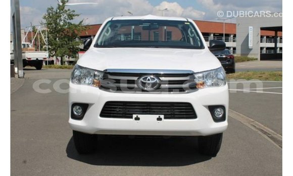 Acheter Import Voiture Toyota Hilux Blanc à Import - Dubai, Barh el Gazel Acheter Import Voiture Toyota Hilux Blanc à Import - Dubai, Barh el Gazel