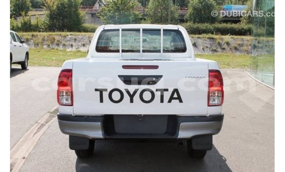 Acheter Import Voiture Toyota Hilux Blanc à Import - Dubai, Barh el Gazel Acheter Import Voiture Toyota Hilux Blanc à Import - Dubai, Barh el Gazel