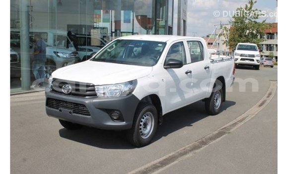 Buy Import Toyota Hilux White Car in Import - Dubai in Barh el Gazel Buy Import Toyota Hilux White Car in Import - Dubai in Barh el Gazel