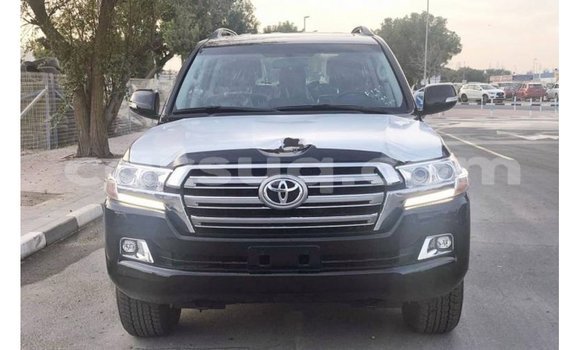 Buy Import Toyota Land Cruiser Black Car in Import - Dubai in Barh el Gazel Buy Import Toyota Land Cruiser Black Car in Import - Dubai in Barh el Gazel