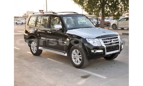 Acheter Import Voiture Mitsubishi Pajero Noir à Import - Dubai, Barh el Gazel Acheter Import Voiture Mitsubishi Pajero Noir à Import - Dubai, Barh el Gazel
