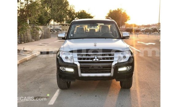 Acheter Import Voiture Mitsubishi Pajero Noir à Import - Dubai, Barh el Gazel Acheter Import Voiture Mitsubishi Pajero Noir à Import - Dubai, Barh el Gazel
