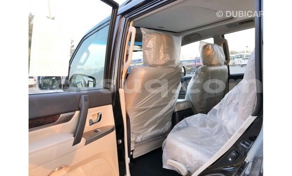 Acheter Import Voiture Mitsubishi Pajero Noir à Import - Dubai, Barh el Gazel Acheter Import Voiture Mitsubishi Pajero Noir à Import - Dubai, Barh el Gazel