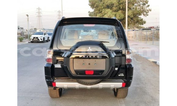 Acheter Import Voiture Mitsubishi Pajero Noir à Import - Dubai, Barh el Gazel Acheter Import Voiture Mitsubishi Pajero Noir à Import - Dubai, Barh el Gazel