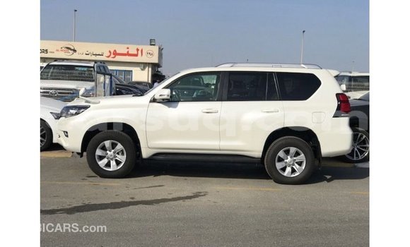 Acheter Import Voiture Toyota Prado Blanc à Import - Dubai, Barh el Gazel Acheter Import Voiture Toyota Prado Blanc à Import - Dubai, Barh el Gazel