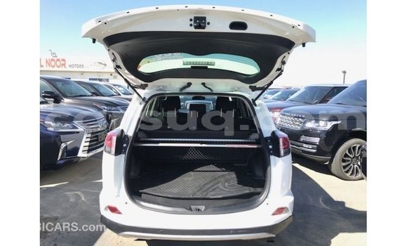 Acheter Import Voiture Toyota 4Runner Blanc à Import - Dubai, Barh el Gazel Acheter Import Voiture Toyota 4Runner Blanc à Import - Dubai, Barh el Gazel