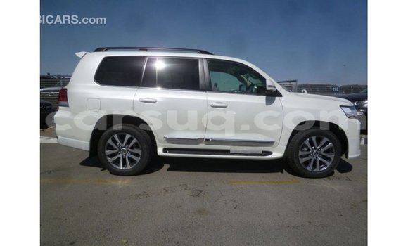 Acheter Import Voiture Toyota Land Cruiser Blanc à Import - Dubai, Barh el Gazel Acheter Import Voiture Toyota Land Cruiser Blanc à Import - Dubai, Barh el Gazel