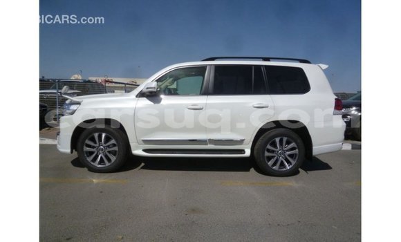 Acheter Import Voiture Toyota Land Cruiser Blanc à Import - Dubai, Barh el Gazel Acheter Import Voiture Toyota Land Cruiser Blanc à Import - Dubai, Barh el Gazel
