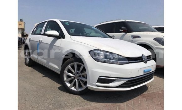 Acheter Import Voiture Volkswagen Golf Blanc à Import - Dubai, Barh el Gazel
