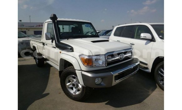 Acheter Import Voiture Toyota Land Cruiser Blanc à Import - Dubai, Barh el Gazel Acheter Import Voiture Toyota Land Cruiser Blanc à Import - Dubai, Barh el Gazel