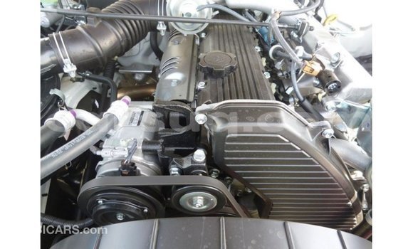 Acheter Import Voiture Toyota Land Cruiser Blanc à Import - Dubai, Barh el Gazel Acheter Import Voiture Toyota Land Cruiser Blanc à Import - Dubai, Barh el Gazel