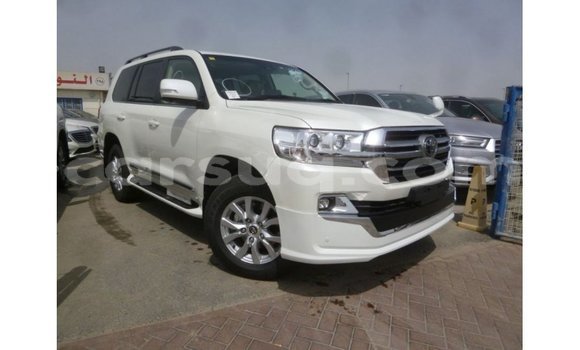 Acheter Import Voiture Toyota Land Cruiser Blanc à Import - Dubai, Barh el Gazel Acheter Import Voiture Toyota Land Cruiser Blanc à Import - Dubai, Barh el Gazel
