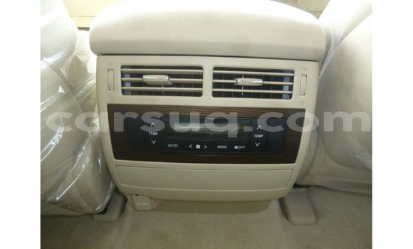 Acheter Import Voiture Toyota Land Cruiser Blanc à Import - Dubai, Barh el Gazel Acheter Import Voiture Toyota Land Cruiser Blanc à Import - Dubai, Barh el Gazel