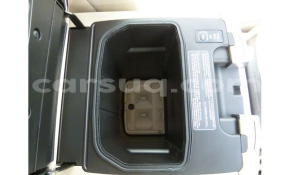Acheter Import Voiture Toyota Land Cruiser Blanc à Import - Dubai, Barh el Gazel Acheter Import Voiture Toyota Land Cruiser Blanc à Import - Dubai, Barh el Gazel