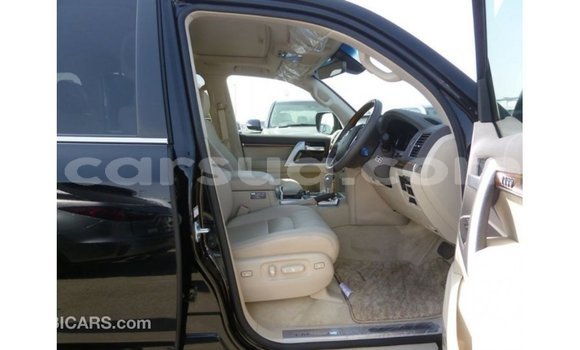 Acheter Import Voiture Toyota Land Cruiser Noir à Import - Dubai, Barh el Gazel Acheter Import Voiture Toyota Land Cruiser Noir à Import - Dubai, Barh el Gazel