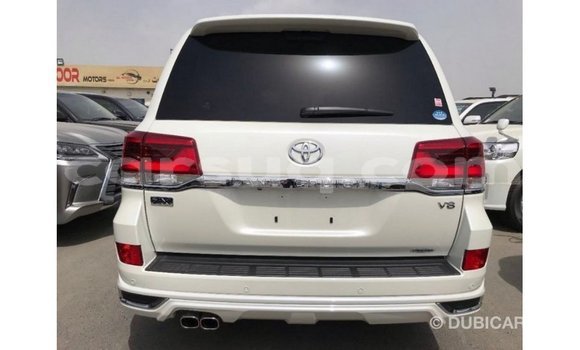 Acheter Import Voiture Toyota Land Cruiser Blanc à Import - Dubai, Barh el Gazel Acheter Import Voiture Toyota Land Cruiser Blanc à Import - Dubai, Barh el Gazel