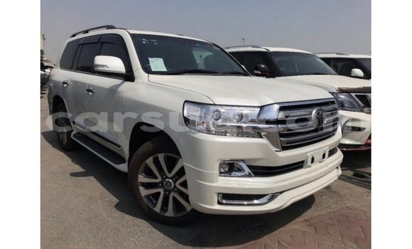 Acheter Import Voiture Toyota Land Cruiser Blanc à Import - Dubai, Barh el Gazel Acheter Import Voiture Toyota Land Cruiser Blanc à Import - Dubai, Barh el Gazel