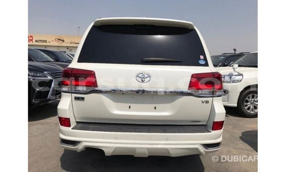 Acheter Import Voiture Toyota Land Cruiser Blanc à Import - Dubai, Barh el Gazel Acheter Import Voiture Toyota Land Cruiser Blanc à Import - Dubai, Barh el Gazel