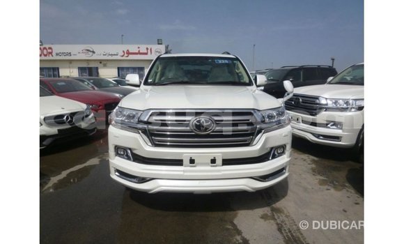 Acheter Import Voiture Toyota Land Cruiser Blanc à Import - Dubai, Barh el Gazel Acheter Import Voiture Toyota Land Cruiser Blanc à Import - Dubai, Barh el Gazel