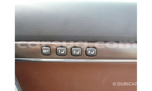 Acheter Import Voiture Toyota Land Cruiser Blanc à Import - Dubai, Barh el Gazel Acheter Import Voiture Toyota Land Cruiser Blanc à Import - Dubai, Barh el Gazel