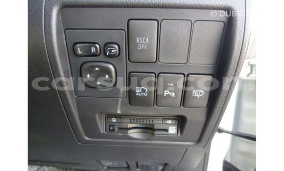 Acheter Import Voiture Toyota Land Cruiser Blanc à Import - Dubai, Barh el Gazel Acheter Import Voiture Toyota Land Cruiser Blanc à Import - Dubai, Barh el Gazel