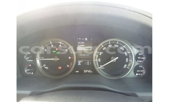 Acheter Import Voiture Toyota Land Cruiser Blanc à Import - Dubai, Barh el Gazel Acheter Import Voiture Toyota Land Cruiser Blanc à Import - Dubai, Barh el Gazel