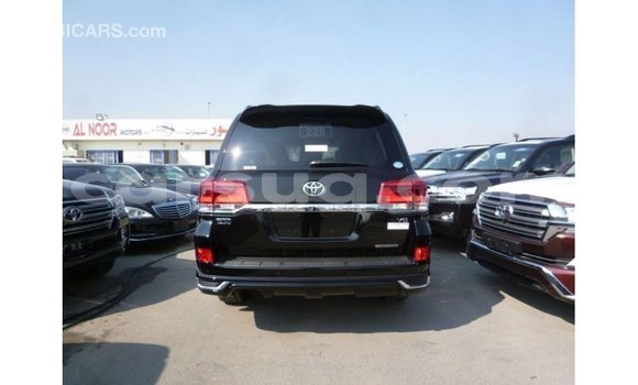 Acheter Import Voiture Toyota Land Cruiser Noir à Import - Dubai, Barh el Gazel Acheter Import Voiture Toyota Land Cruiser Noir à Import - Dubai, Barh el Gazel