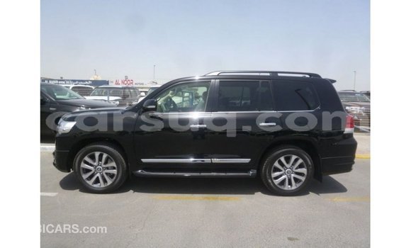 Acheter Import Voiture Toyota Land Cruiser Noir à Import - Dubai, Barh el Gazel Acheter Import Voiture Toyota Land Cruiser Noir à Import - Dubai, Barh el Gazel