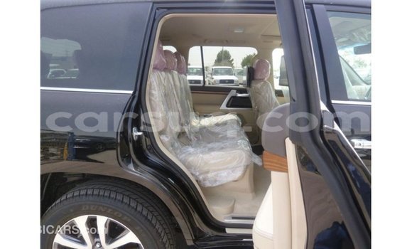 Acheter Import Voiture Toyota Land Cruiser Noir à Import - Dubai, Barh el Gazel Acheter Import Voiture Toyota Land Cruiser Noir à Import - Dubai, Barh el Gazel