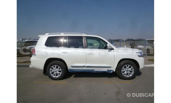 Acheter Import Voiture Toyota Land Cruiser Blanc à Import - Dubai, Barh el Gazel Acheter Import Voiture Toyota Land Cruiser Blanc à Import - Dubai, Barh el Gazel