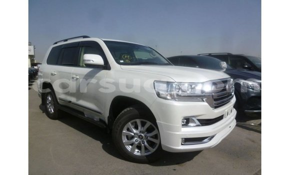 Acheter Import Voiture Toyota Land Cruiser Blanc à Import - Dubai, Barh el Gazel Acheter Import Voiture Toyota Land Cruiser Blanc à Import - Dubai, Barh el Gazel