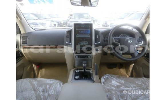 Acheter Import Voiture Toyota Land Cruiser Blanc à Import - Dubai, Barh el Gazel Acheter Import Voiture Toyota Land Cruiser Blanc à Import - Dubai, Barh el Gazel