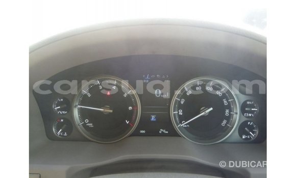Acheter Import Voiture Toyota Land Cruiser Blanc à Import - Dubai, Barh el Gazel Acheter Import Voiture Toyota Land Cruiser Blanc à Import - Dubai, Barh el Gazel