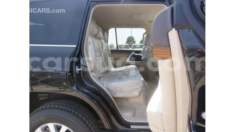 Big with watermark toyota land cruiser barh el gazel import dubai 2331