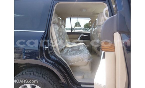 Acheter Import Voiture Toyota Land Cruiser Bleu à Import - Dubai, Barh el Gazel Acheter Import Voiture Toyota Land Cruiser Bleu à Import - Dubai, Barh el Gazel