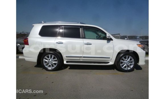 Acheter Import Voiture Toyota Land Cruiser Blanc à Import - Dubai, Barh el Gazel Acheter Import Voiture Toyota Land Cruiser Blanc à Import - Dubai, Barh el Gazel