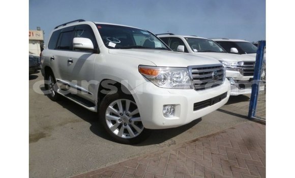 Acheter Import Voiture Toyota Land Cruiser Blanc à Import - Dubai, Barh el Gazel Acheter Import Voiture Toyota Land Cruiser Blanc à Import - Dubai, Barh el Gazel