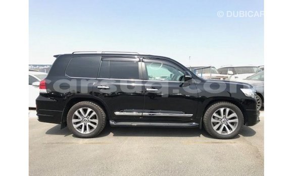 Acheter Import Voiture Toyota Land Cruiser Noir à Import - Dubai, Barh el Gazel Acheter Import Voiture Toyota Land Cruiser Noir à Import - Dubai, Barh el Gazel