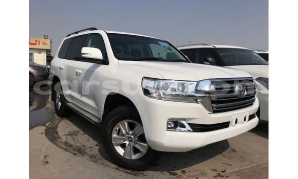 Acheter Import Voiture Toyota Land Cruiser Blanc à Import - Dubai, Barh el Gazel Acheter Import Voiture Toyota Land Cruiser Blanc à Import - Dubai, Barh el Gazel