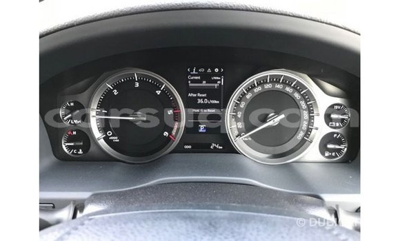 Acheter Import Voiture Toyota Land Cruiser Blanc à Import - Dubai, Barh el Gazel Acheter Import Voiture Toyota Land Cruiser Blanc à Import - Dubai, Barh el Gazel