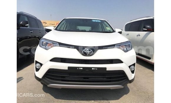 Acheter Import Voiture Toyota 4Runner Blanc à Import - Dubai, Barh el Gazel Acheter Import Voiture Toyota 4Runner Blanc à Import - Dubai, Barh el Gazel