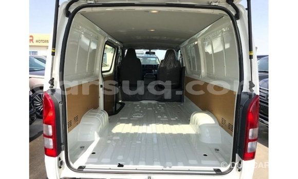 Acheter Import Voiture Toyota Hiace Blanc à Import - Dubai, Barh el Gazel Acheter Import Voiture Toyota Hiace Blanc à Import - Dubai, Barh el Gazel