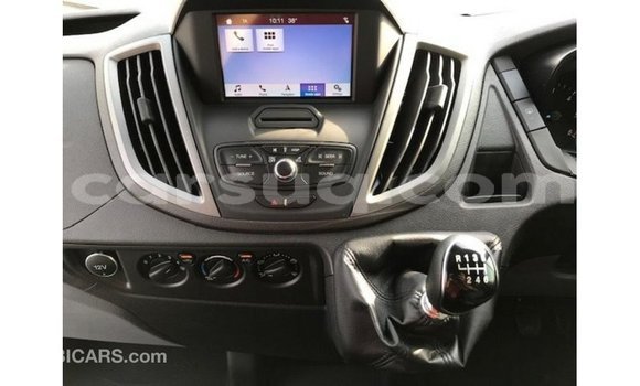 Acheter Import Voiture Ford Club Wagon Blanc à Import - Dubai, Barh el Gazel Acheter Import Voiture Ford Club Wagon Blanc à Import - Dubai, Barh el Gazel