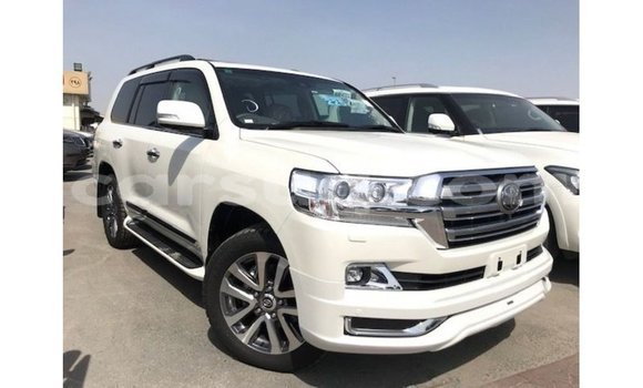 Acheter Import Voiture Toyota Land Cruiser Blanc à Import - Dubai, Barh el Gazel Acheter Import Voiture Toyota Land Cruiser Blanc à Import - Dubai, Barh el Gazel