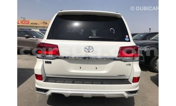 Acheter Import Voiture Toyota Land Cruiser Blanc à Import - Dubai, Barh el Gazel Acheter Import Voiture Toyota Land Cruiser Blanc à Import - Dubai, Barh el Gazel