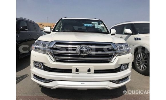 Acheter Import Voiture Toyota Land Cruiser Blanc à Import - Dubai, Barh el Gazel Acheter Import Voiture Toyota Land Cruiser Blanc à Import - Dubai, Barh el Gazel